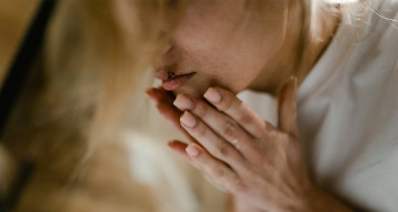 נשים מוכות (צילום: Pexels)