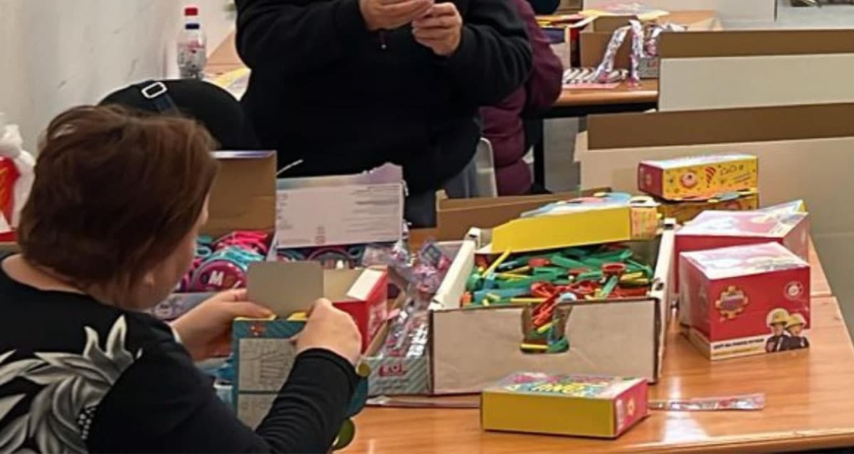 מכינים מנות לפורים במפעל "המשקם" (צילום: יח"צ)