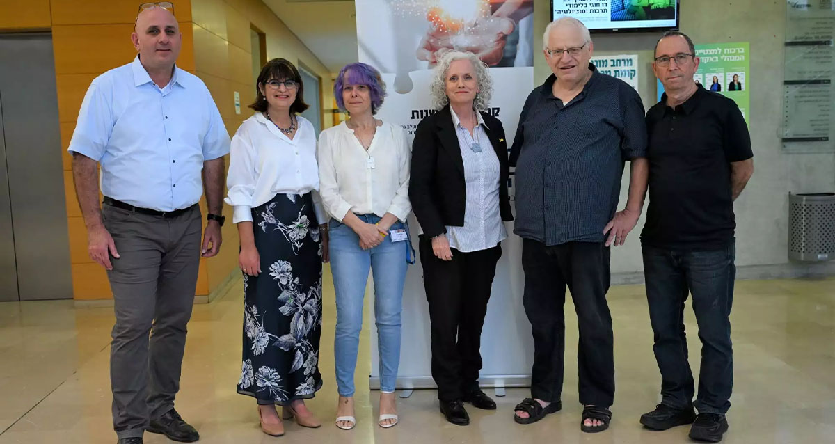 מימין: פרופ׳ יורם בונה, עמנואל כהן, אילנה מושקין, איריס שנייד, רונית שוסל, דדי עטאס, מנכ"ל אלו"ט (צילום: יפעת פאר)