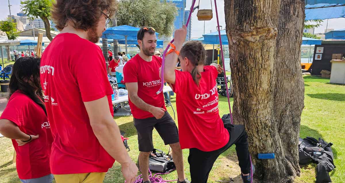 מחשבים את הצעד הבא (צילום: יחסי ציבור)