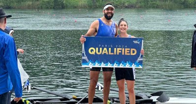 החותרים בדרך לפריז (צילום: ראובן מגנג'י)