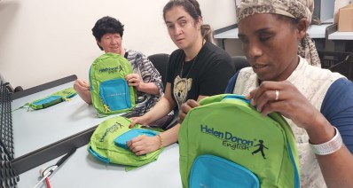 הלן דורון מעסיקה עיוורים ולקוי ראיה (צילום: טניה גורביץ)