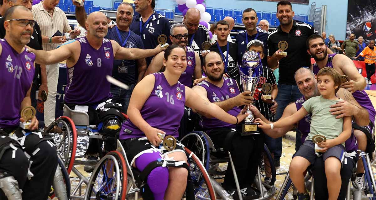 הקבוצה המנצחת (צילום: קרן איזקסון)