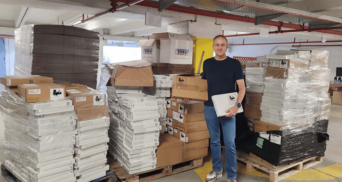 ירון גליצקי מחלק מחשבים (צילום: מיקרוסופט)