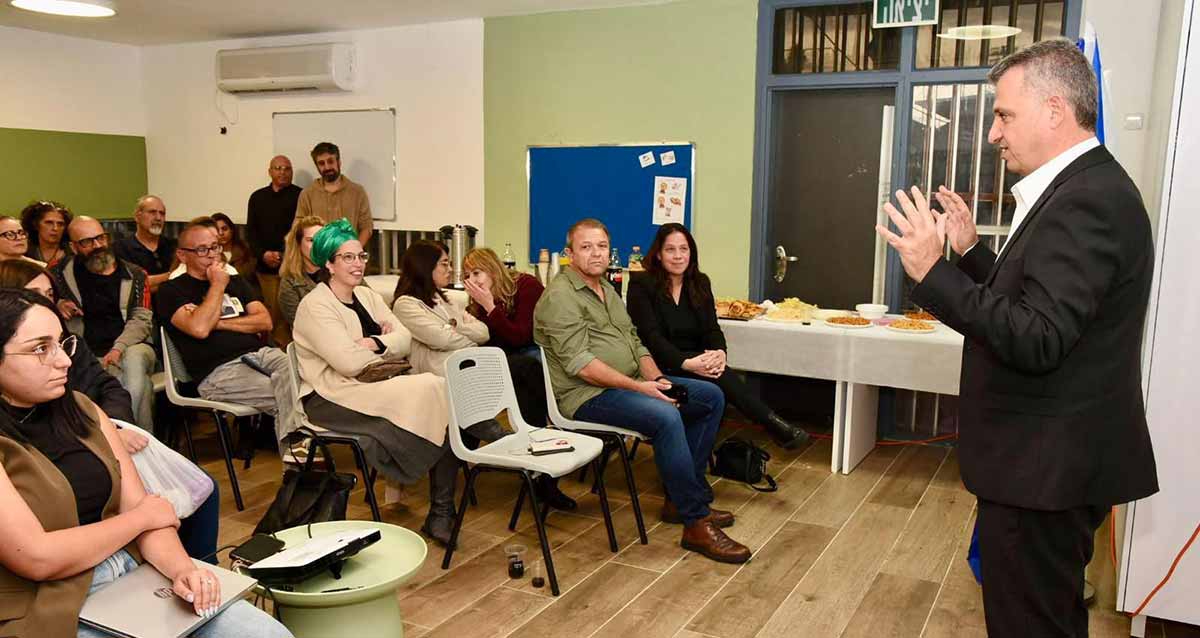 ראש העיר כרמל שאמה בחנוכת המרכז החדש. צילום: דוברות עיריית רמת גן