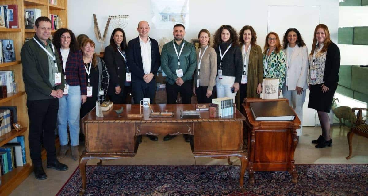 צוות השופטים עם מנהל מחוז תל אביב-יפו ב"כללית", ד"ר רוני ורד