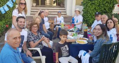 חוגגים עם השכנים. צילום: ארץעיר