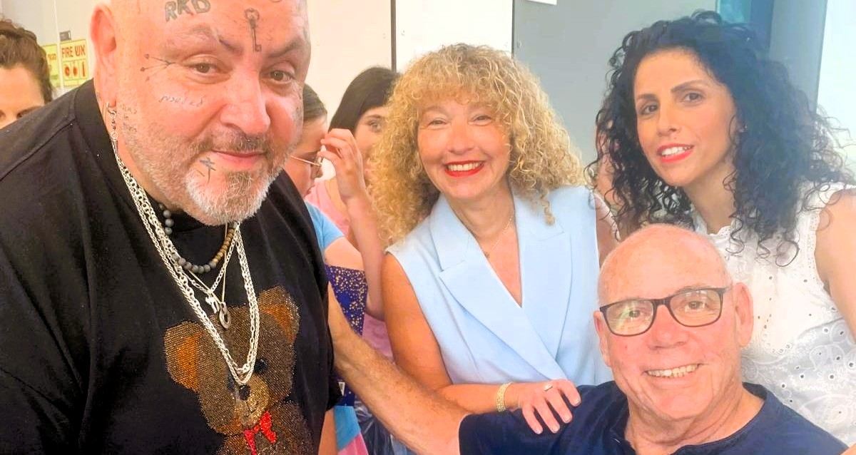 ארכדי דוכין עם מוץ מטלון ואיריס אורן בבית הספר שמיר בהרצליה. צילום: פרטי