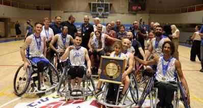 בית הלוחם תל אביב חוגגים אליפות. צילום: קרן איזנקסון