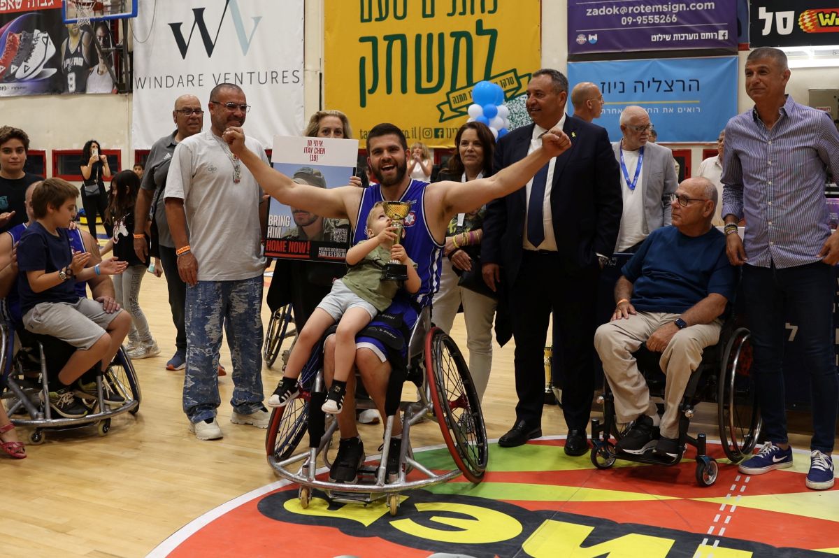 השחקן המצטיין, עידו מימון. צילום: קרן איזנקסון