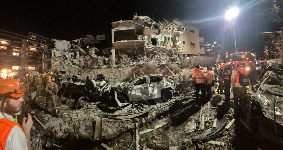 בניין שנפגע מטיל מאיראן. צילום: עיריית רמת גן