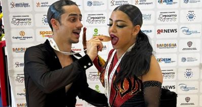 מרגלית וכלאף עם מדליית הזהב. צילום: פרטי