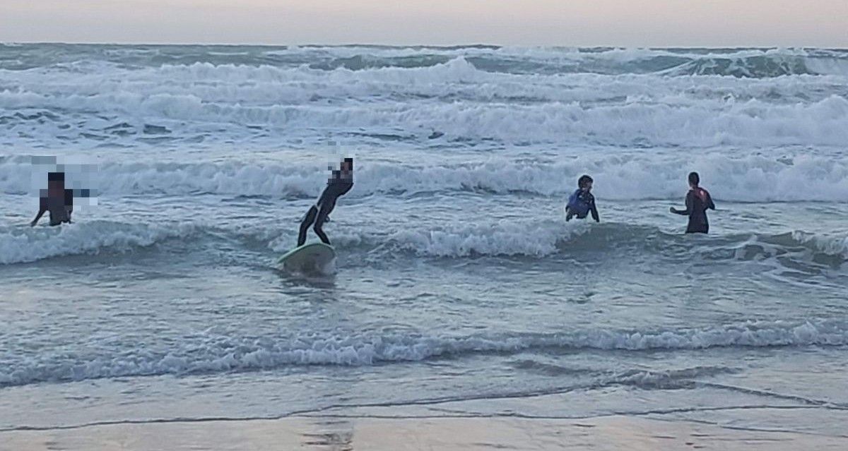 החניכים בפעילות בים. צילום: קבוצת גיא