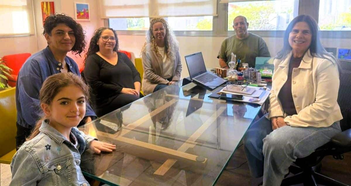 הפגישה בלשכת ראשת העיר גני תקווה, ליזי דלריצ'ה. צילום: דוברות