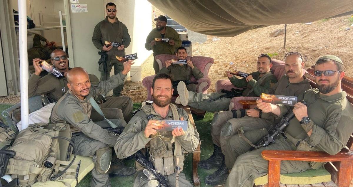 לוחמי מילואים ממיזם 'בתים ללוחמים'. צילום: יח"צ שירן פרץ