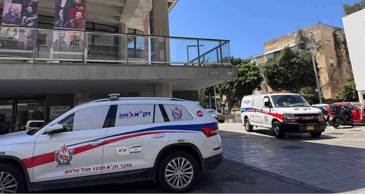 כוחות הצלה בהיכל התרבות בתל אביב. צילום: זק"א